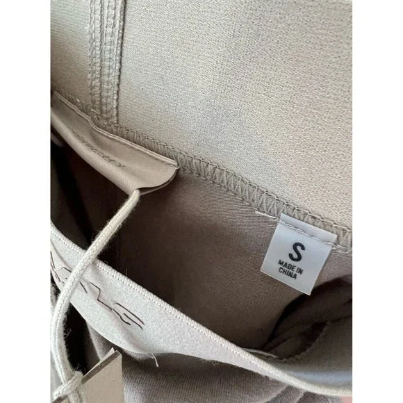 Sold Fear of God ESSENTIALS Women's Sport Leggings Small Desert Taupe New - Picture 4 of 7